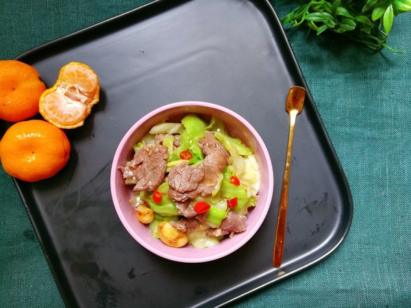 steps of beef stir-fried cabbage