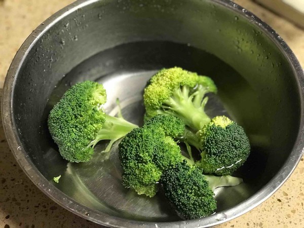cold mix broccoli in steps