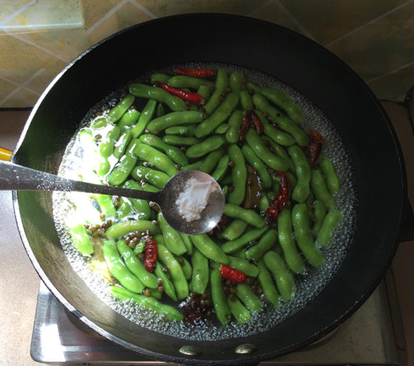 the steps of spiced edamame