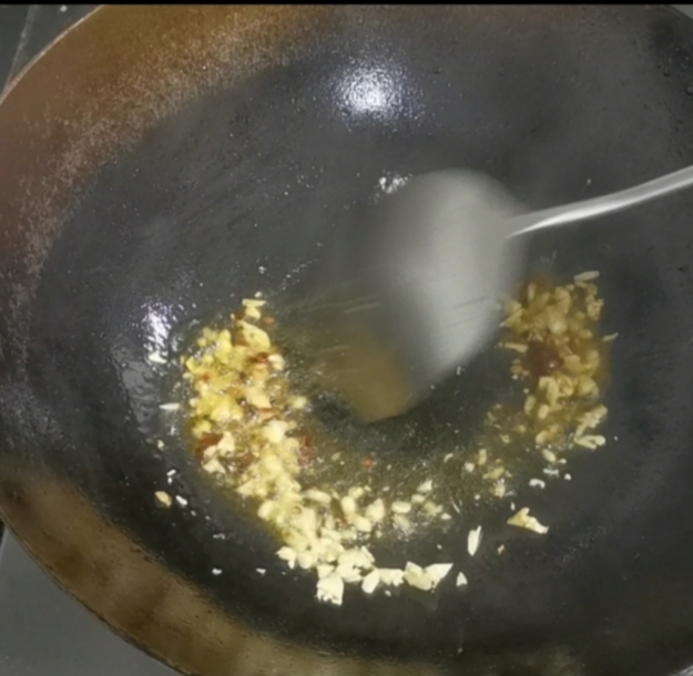 the steps of stir-fried cabbage with bean sauce chili