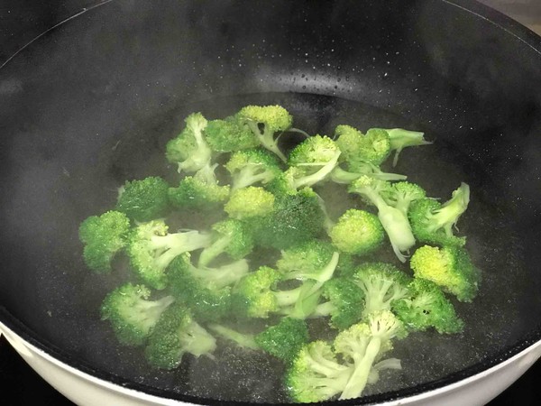 cold mix broccoli in steps