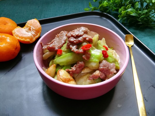 Beef stir-fried cabbage